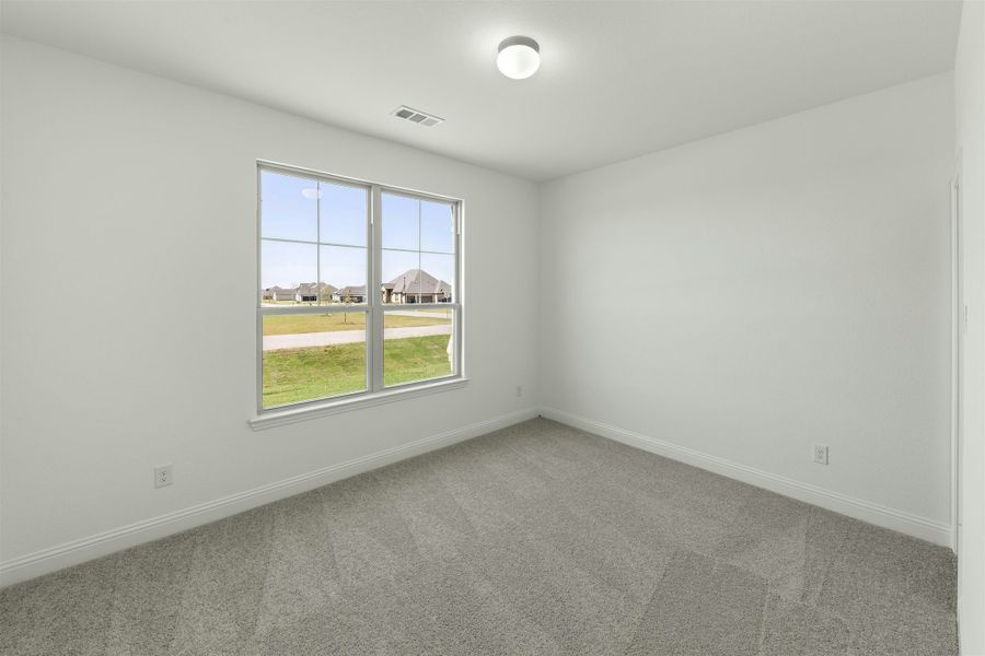 Spacious, unfurnished interior of a new home in Berkshire Estates, Mesquite (Image 15).
