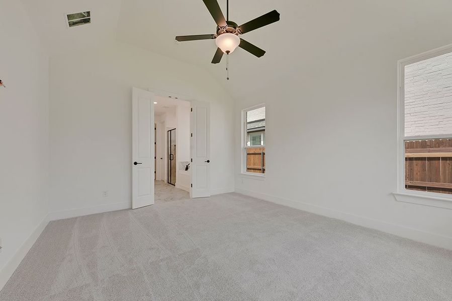Spacious, unfurnished interior of a new home in Tavolo Park, Fort Worth (Image 33). Spacious, unfurnished interior of a new home in Tavolo Park, Fort Worth (Image 33).