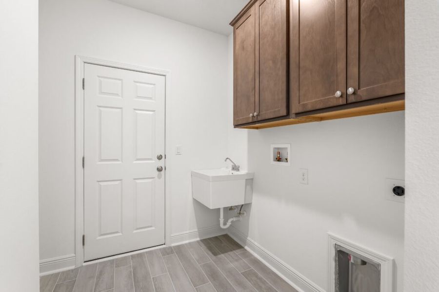 Furnished interior view inside a new home in Lake Merial, Panama City (Image 9). Furnished interior view inside a new home in Lake Merial, Panama City (Image 9).