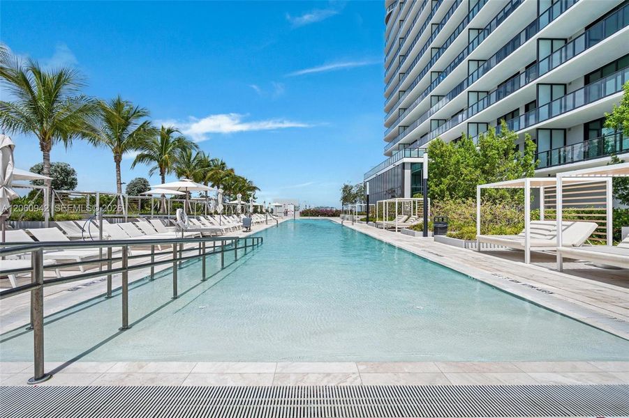 Condo located in Miami Beach, FL showcasing its design and architecture (Image 28).
