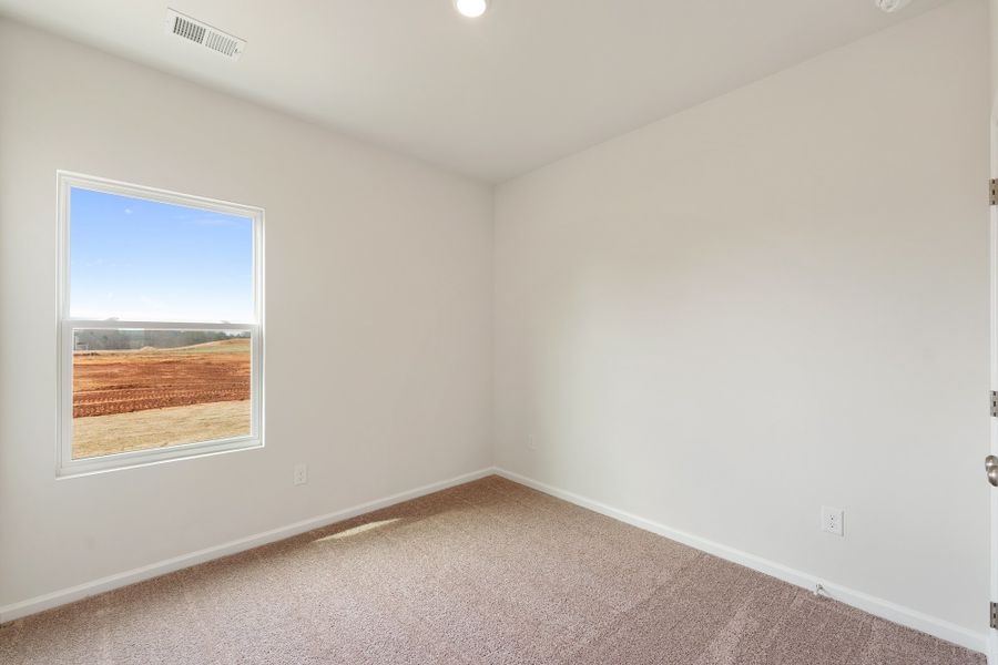 Spacious, unfurnished interior of a new home in Dove Hollow, Chesnee (Image 26).