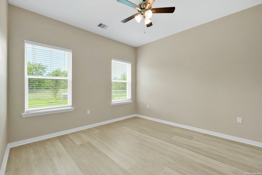 Spacious, unfurnished interior of a new home in , San Antonio (Image 15).