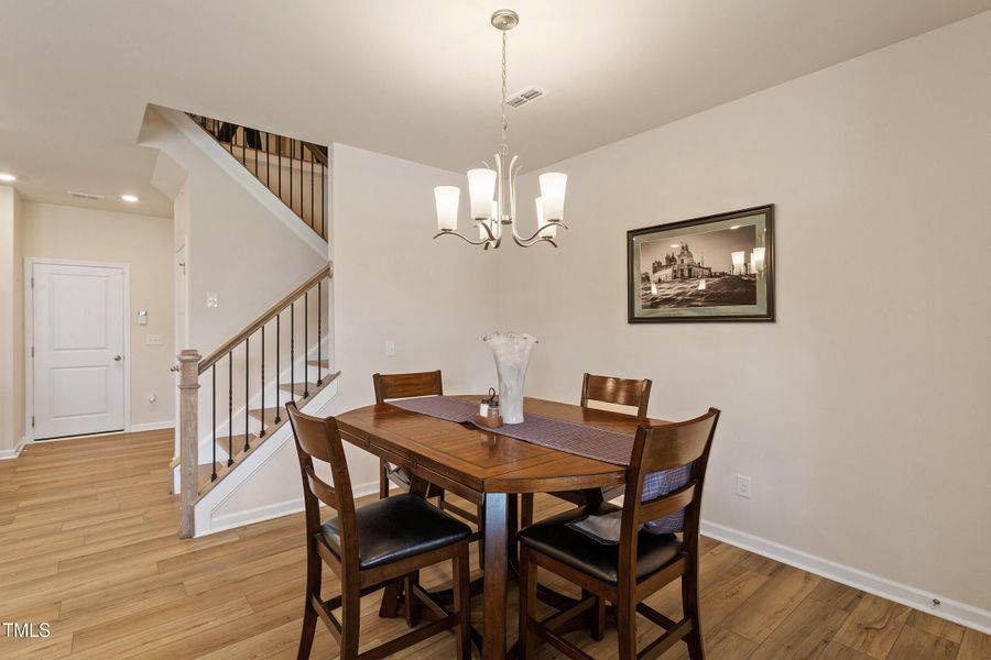 16-728 Silo Pk Dr [2369799]_16