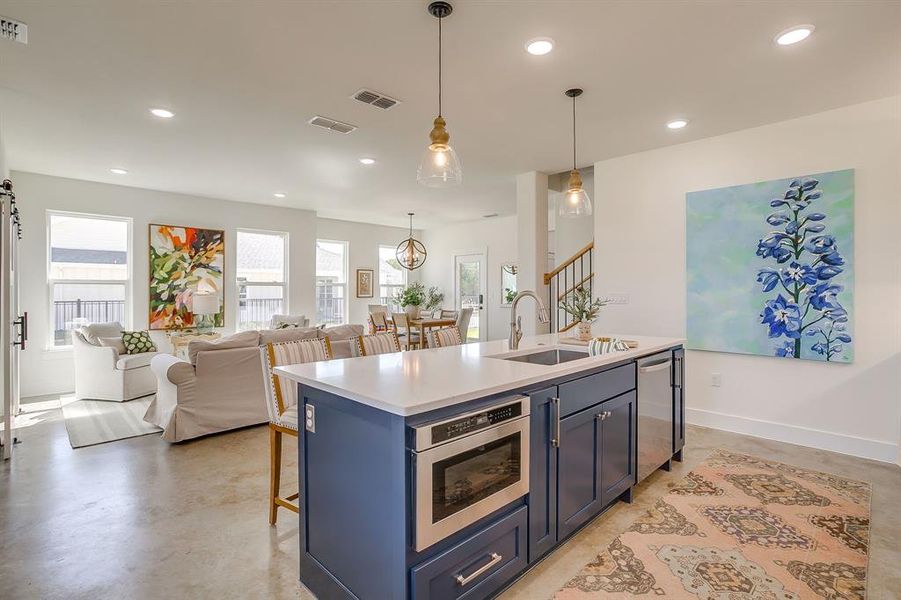 Furnished interior view inside a new home in , Granbury (Image 10).