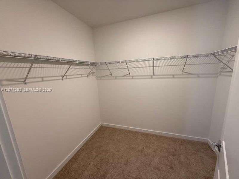Spacious, unfurnished interior of a new home in , Homestead (Image 24).
