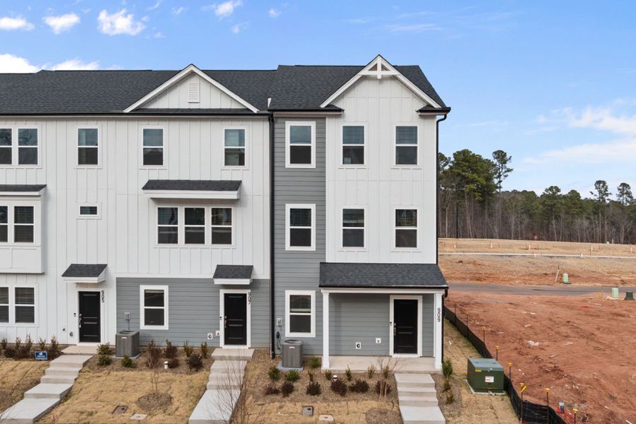 Image 51 of a home in Everton.