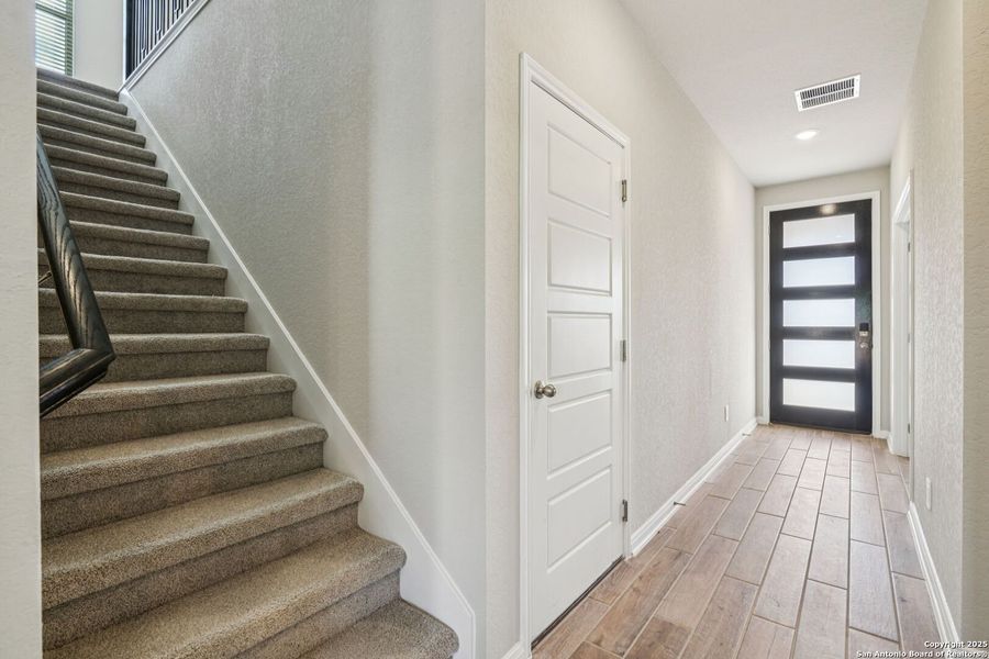 Spacious, unfurnished interior of a new home in Royal Crest, San Antonio (Image 19). Spacious, unfurnished interior of a new home in Royal Crest, San Antonio (Image 19).