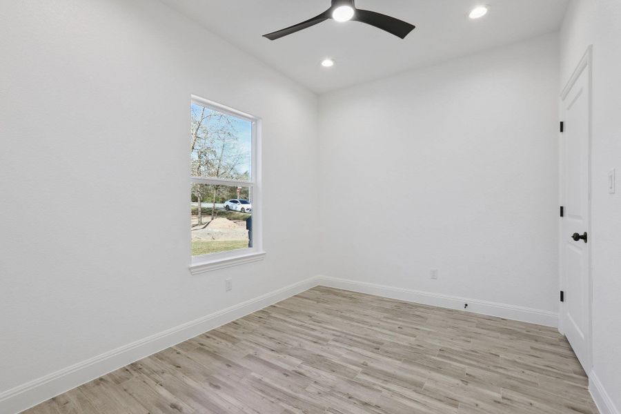 Spacious, unfurnished interior of a new home in , Elgin (Image 19).