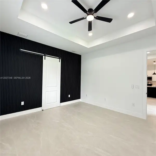 Spacious, unfurnished interior of a new home in , Lehigh Acres (Image 24).