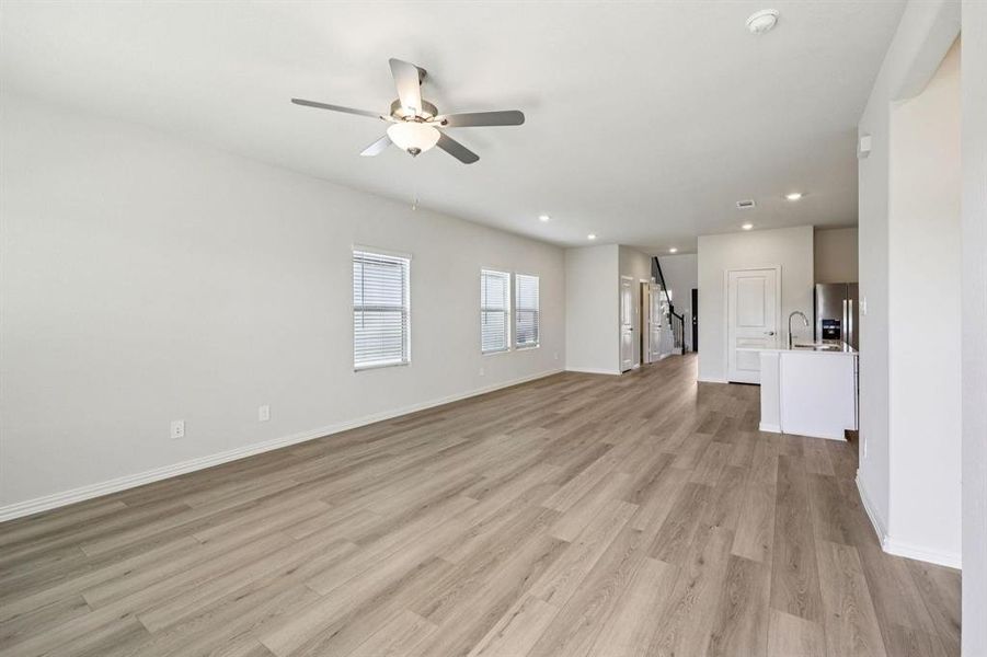 Spacious, unfurnished interior of a new home in Lakehaven - Spring Series, Farmersville (Image 25).