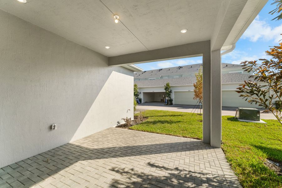 Representative exterior details of a home built from the Golden by Mattamy Homes in Newfield, Palm City (Image 3).