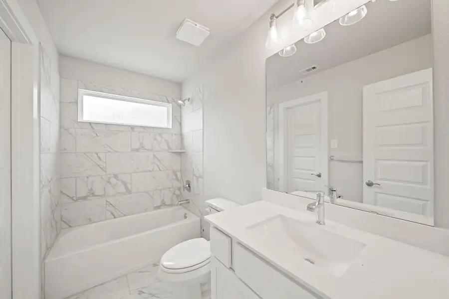 Furnished interior view inside a new home in Barton Creek Ranch, Conroe (Image 4). Furnished interior view inside a new home in Barton Creek Ranch, Conroe (Image 4).