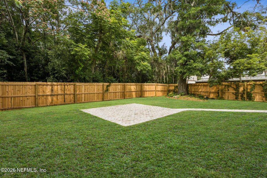 Exterior details and patio area of a home in , Jacksonville (Image 27).