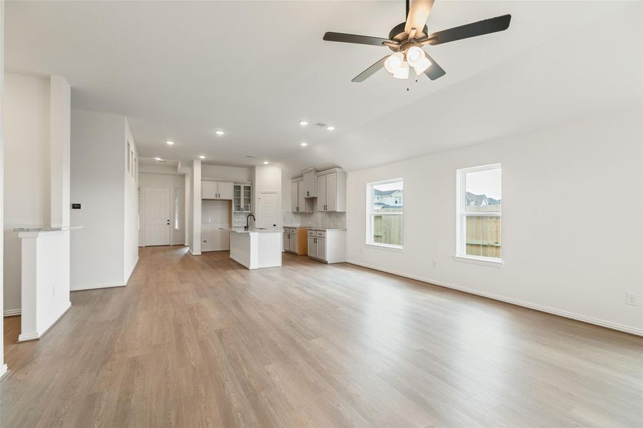 Spacious, unfurnished interior of a new home in Creekhaven, Iowa Colony (Image 18). Spacious, unfurnished interior of a new home in Creekhaven, Iowa Colony (Image 18).