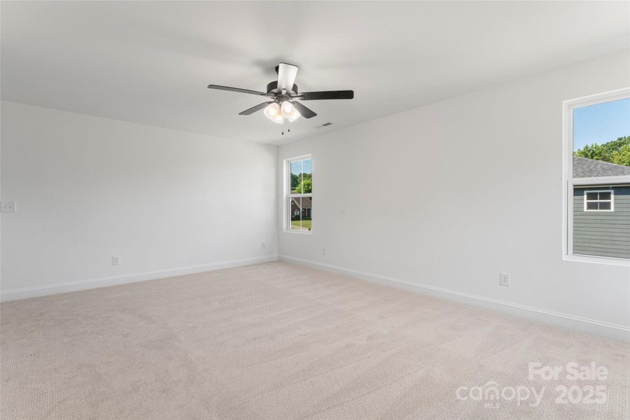 Spacious, unfurnished interior of a new home in , Harrisburg (Image 21).