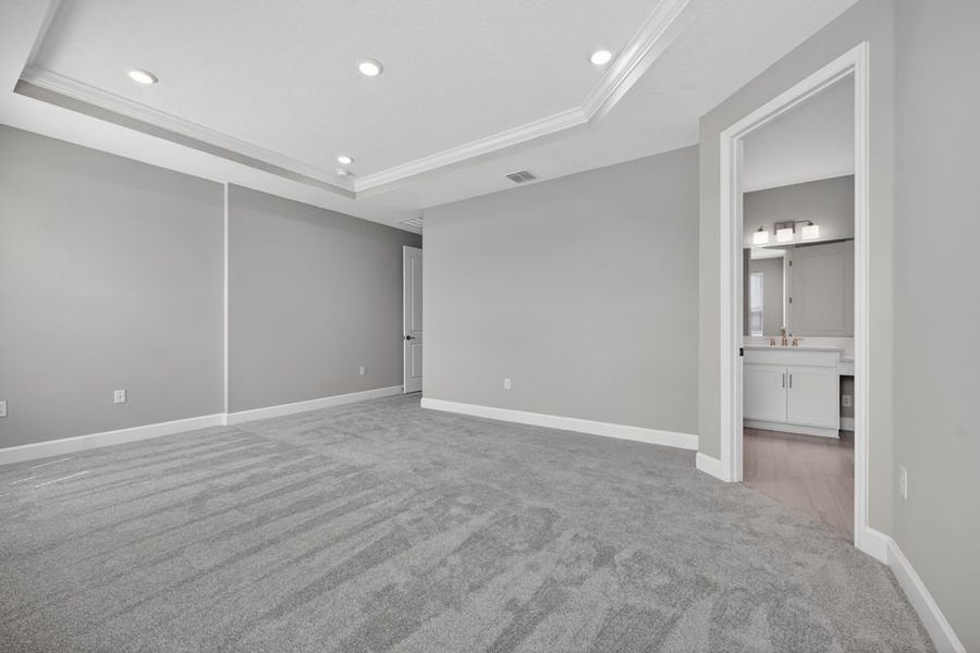 Spacious, unfurnished interior of a new home in Headwaters at Lofton Creek, Yulee (Image 25).