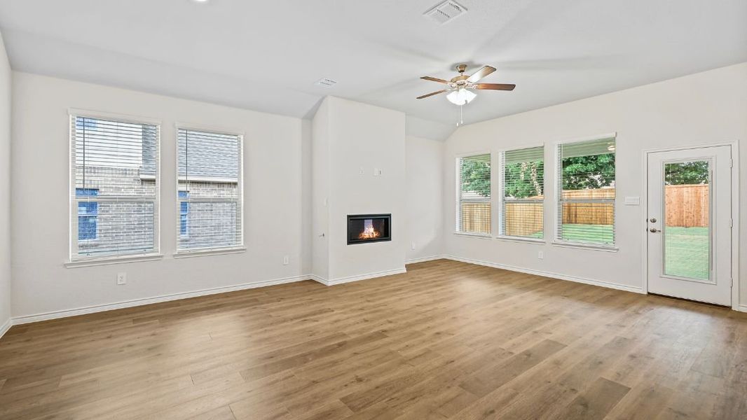 Representative unfurnished interior of a home built from the Durango by D.R. Horton in The Landing at Hidden Lakes, McKinney (Image 15). Representative unfurnished interior of a home built from the Durango by D.R. Horton in The Landing at Hidden Lakes, McKinney (Image 15).