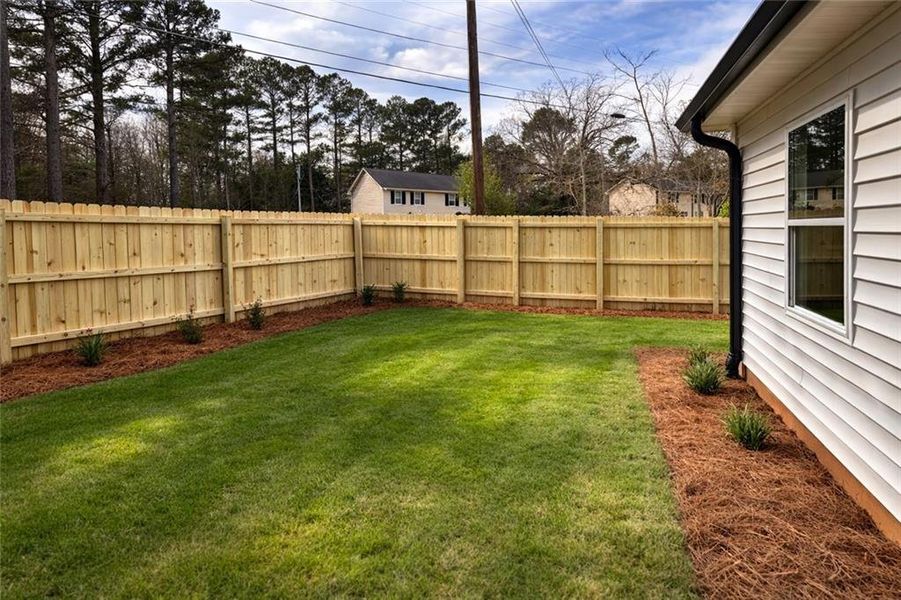 Exterior details and patio area of a home in , Athens (Image 3).