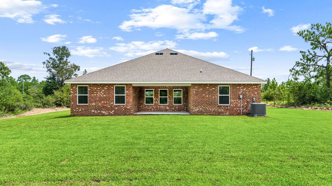 Representative exterior details of a home built from the Sawyer by D.R. Horton in Sunny Hills, Chipley (Image 3).