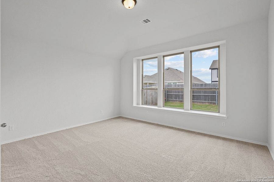 Spacious, unfurnished interior of a new home in Overlook at Creekside, New Braunfels (Image 15).