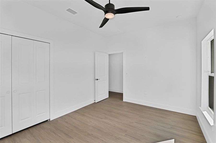 Spacious, unfurnished interior of a new home in , Dunnellon (Image 13).