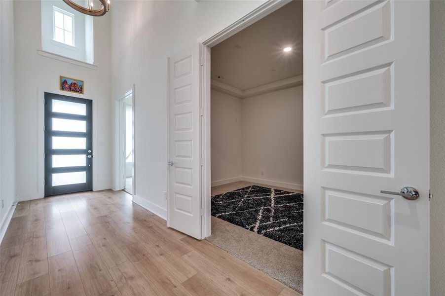 Spacious, unfurnished interior of a new home in , Prosper (Image 20).