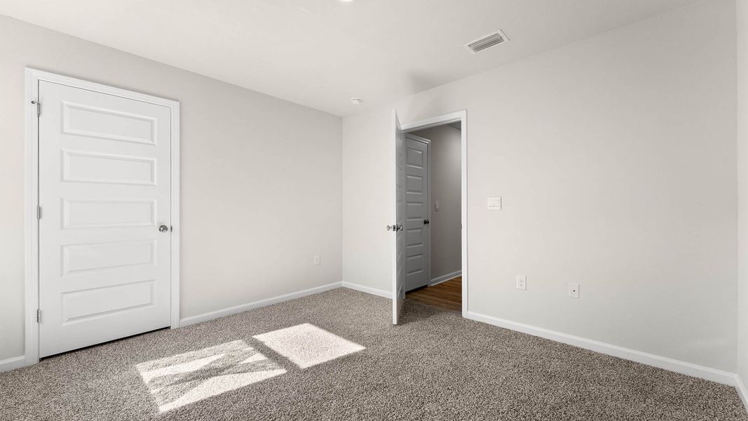 Spacious, unfurnished interior of a new home in Titus Park, Panama City (Image 32).