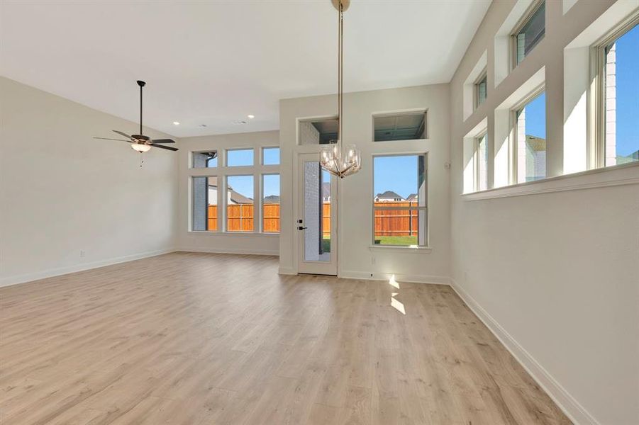 Spacious, unfurnished interior of a new home in Sandbrock Ranch, Aubrey (Image 29). Spacious, unfurnished interior of a new home in Sandbrock Ranch, Aubrey (Image 29).