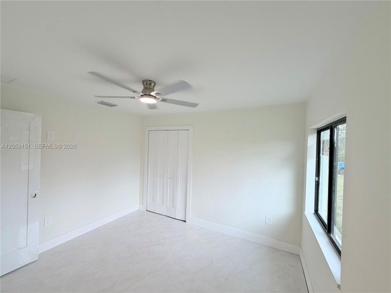 Spacious, unfurnished interior of a new home in , Lehigh Acres (Image 31).