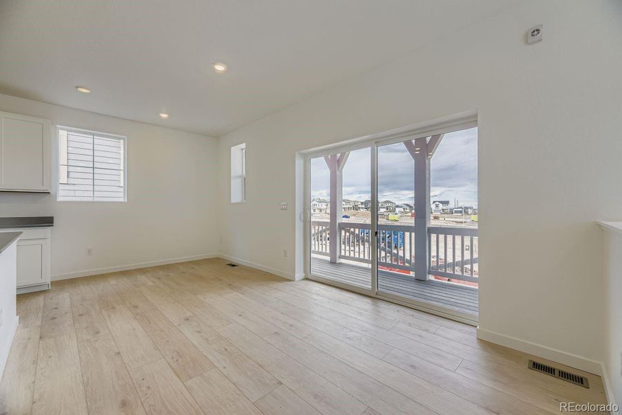 Spacious, unfurnished interior of a new home in Sterling Ranch: The Skyline Collection, Littleton (Image 9).