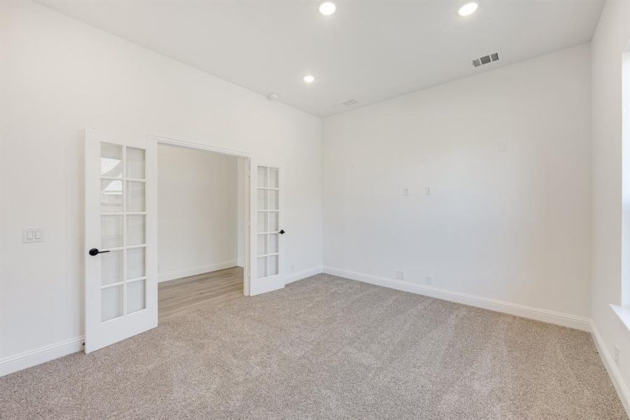 Spacious, unfurnished interior of a new home in Maplewood, Glenn Heights (Image 18).