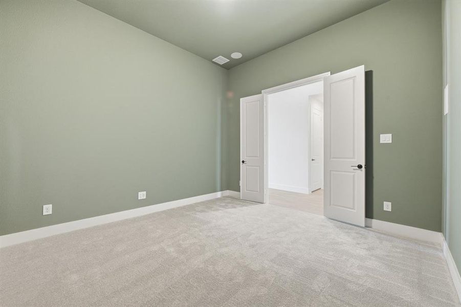 Spacious, unfurnished interior of a new home in Pecan Square, Northlake (Image 23).