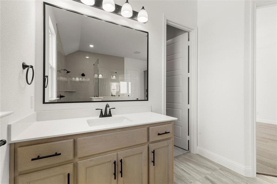 23. 335 Waterview - Bath (3)