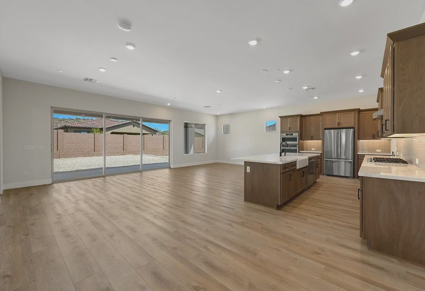 Trilogy Ridgecrest Discover HS 124 Kitchen Great Room - 4 of 14