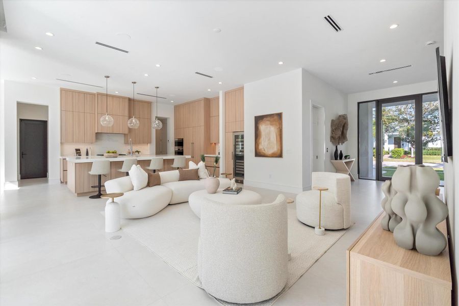 Spacious, unfurnished interior of a new home in , Boca Raton (Image 50).