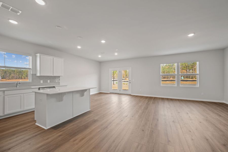 Spacious, unfurnished interior of a new home in Bradford Pointe, Summerville (Image 32).