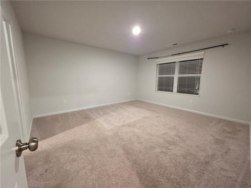 Spacious, unfurnished interior of a new home in Alcovy Trace, Lawrenceville (Image 14).