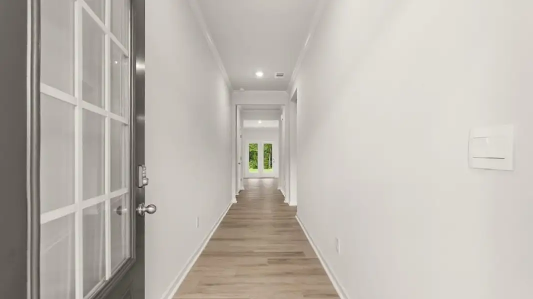 Spacious, unfurnished interior of a new home in Lost Creek, Dallas (Image 25). Spacious, unfurnished interior of a new home in Lost Creek, Dallas (Image 25).