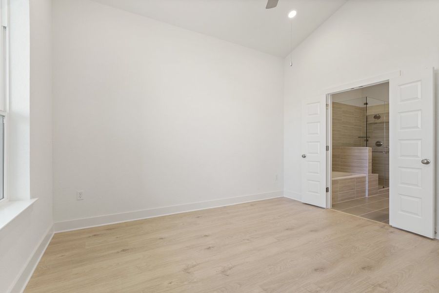 Spacious, unfurnished interior of a new home in Loyola, Austin (Image 11).