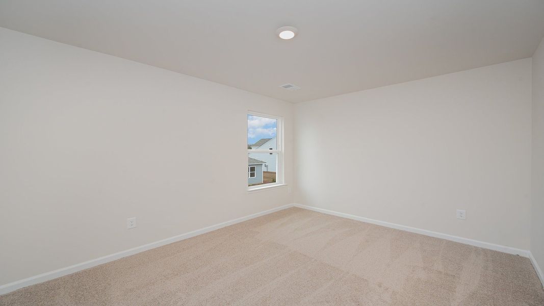 Spacious, unfurnished interior of a new home in Livingston Woods, Irmo (Image 21).