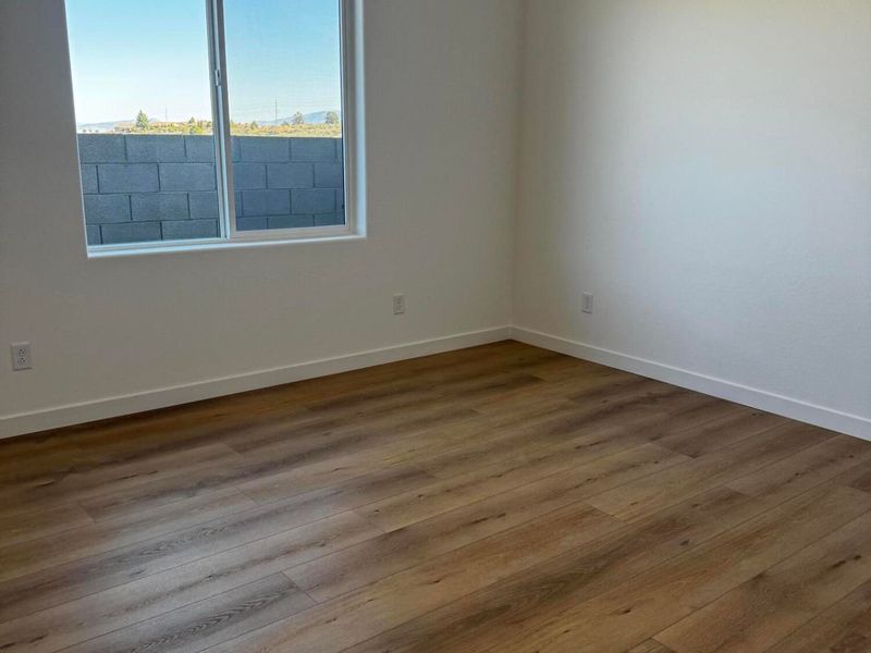 Spacious, unfurnished interior of a new home in Hidden Hills, Prescott (Image 14).
