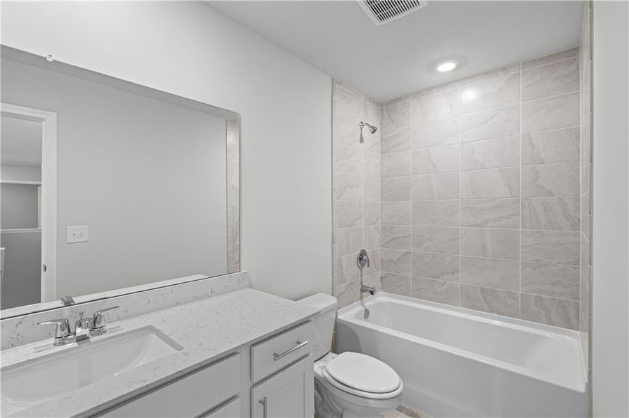 Furnished interior view inside a new home in Avery Ridge, Gainesville (Image 14).