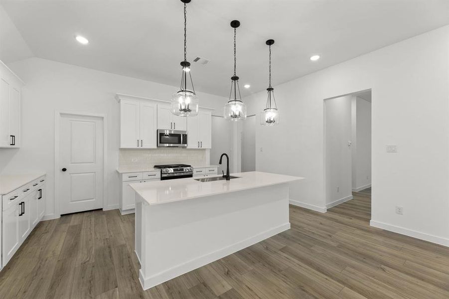 677 Tyronza-Kitchen-2