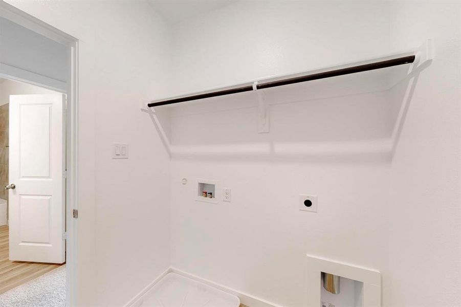 Spacious, unfurnished interior of a new home in Solterra Texas, Mesquite (Image 34).