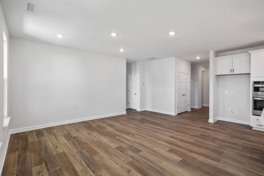 Spacious, unfurnished interior of a new home in Ovation at Sweetbrier, Durham (Image 17).