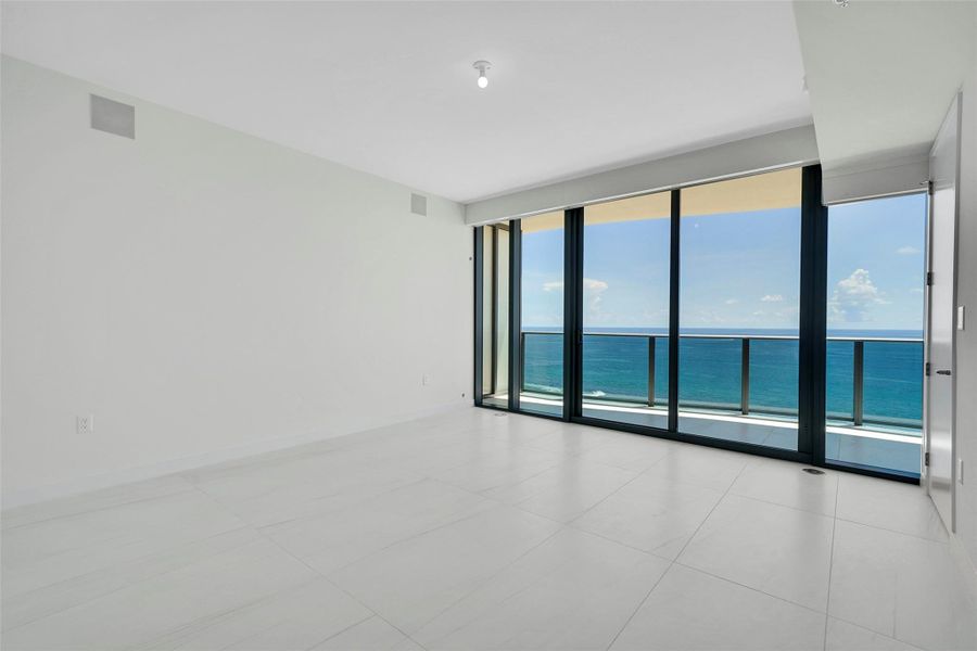 Spacious, unfurnished interior of a new home in Casamar, Pompano Beach (Image 15). Spacious, unfurnished interior of a new home in Casamar, Pompano Beach (Image 15).