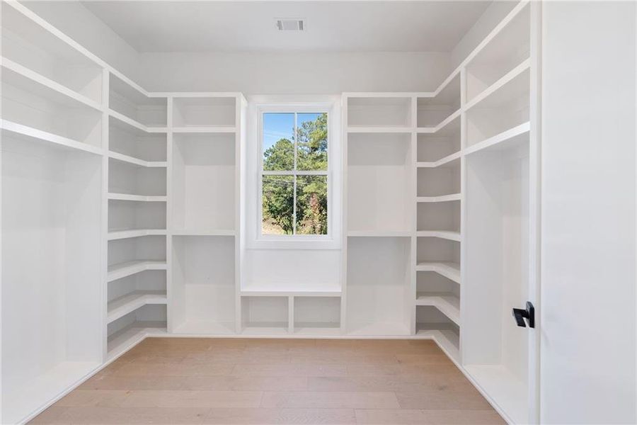 Spacious, unfurnished interior of a new home in , Woodstock (Image 43).