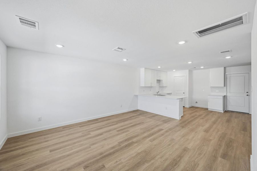 Spacious, unfurnished interior of a new home in Baron Village, Conroe (Image 14). Spacious, unfurnished interior of a new home in Baron Village, Conroe (Image 14).