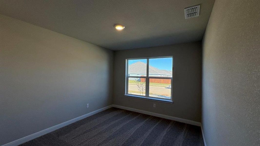 Spacious, unfurnished interior of a new home in Sandstone Estates, Granbury (Image 29).
