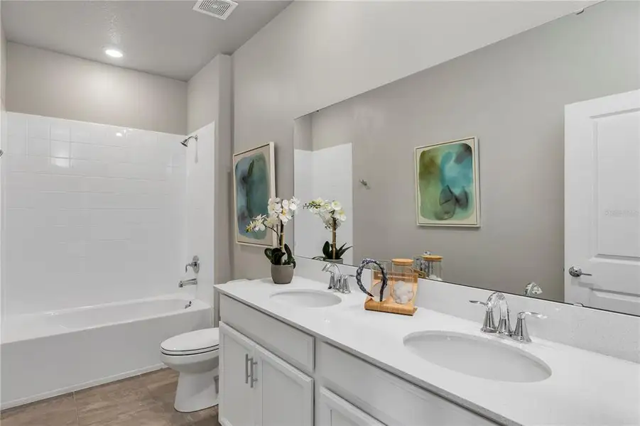 Furnished interior view inside a new home in , Clermont (Image 11).
